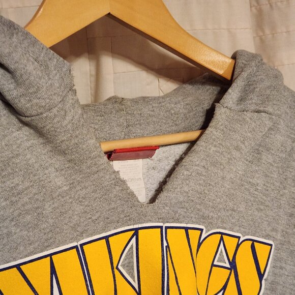 🟣 Minnesota Vikings Distressed Raw V-Neck Hoodie Sweatshirt Grey 2XL 🏈 - Picture 7 of 8